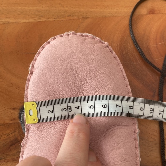 Kids panda sheepskin mitts - Picture 7 of 9